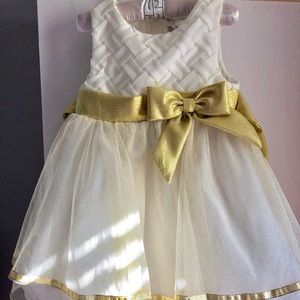 White and gold sequined party dress 2T